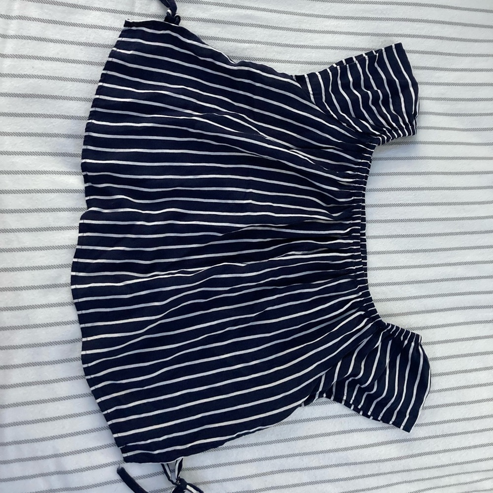 H&M Off Shoulder Top. Size 4